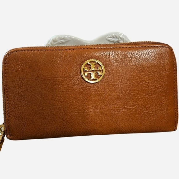 Tory Burch Handbags - Tory Burch Leather Wallet with Gold Logo *EUC*